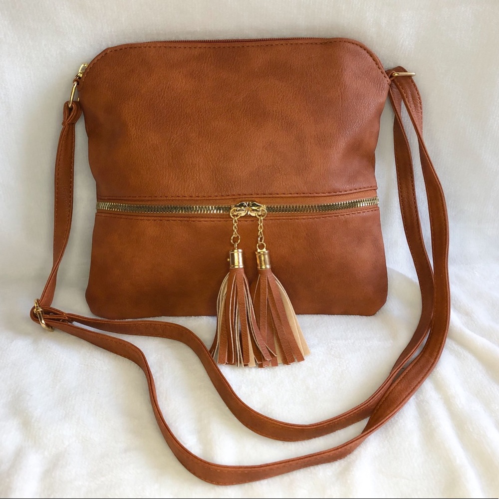 ⭐️ HOST PICK ⭐️ Brown Crossbody with Tassel Accent - Picture 2 of 8